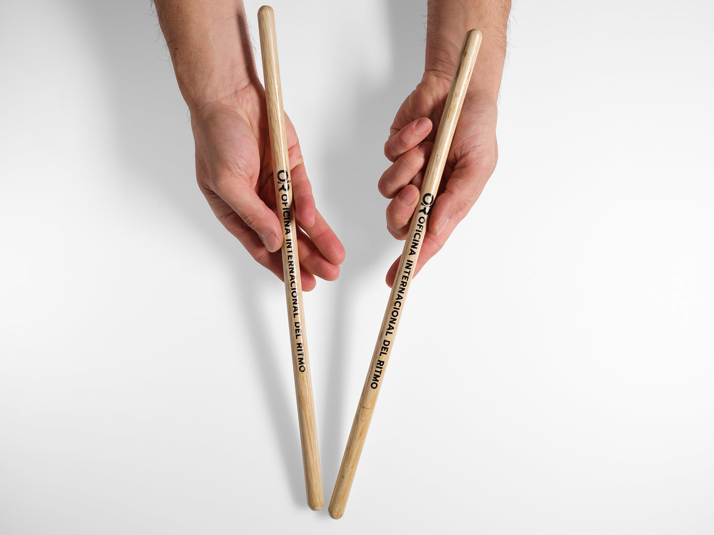 PAR BAQUETAS PA' PERCUSIÓN. "OiR" Oficina Internacional del Ritmo.