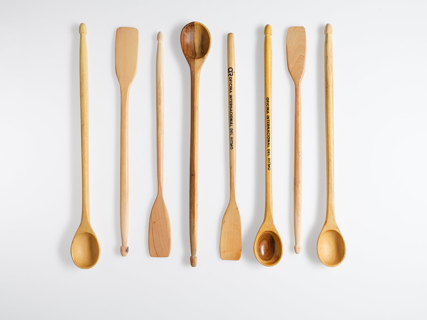 CUCHARA Y ESPÁTULA DE COCINA / BAQUETA. "OiR" Oficina Internacional del Ritmo.