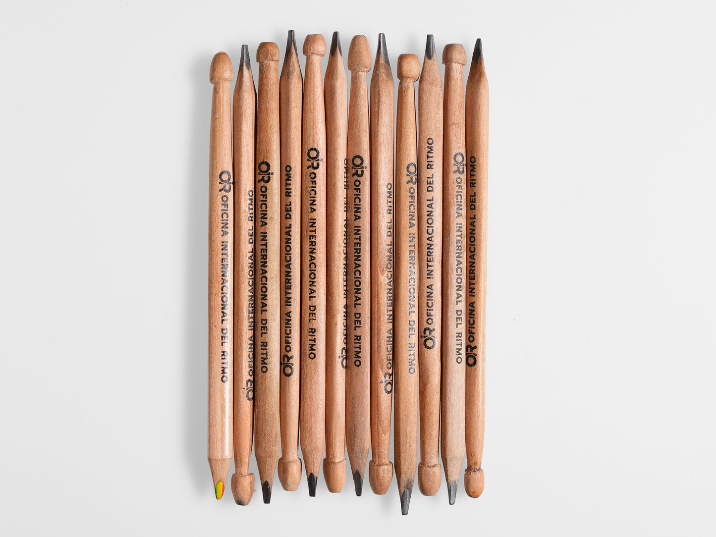 LÁPIZ GRAFITO / BAQUETA "OiR" Oficina Internacional del Ritmo.