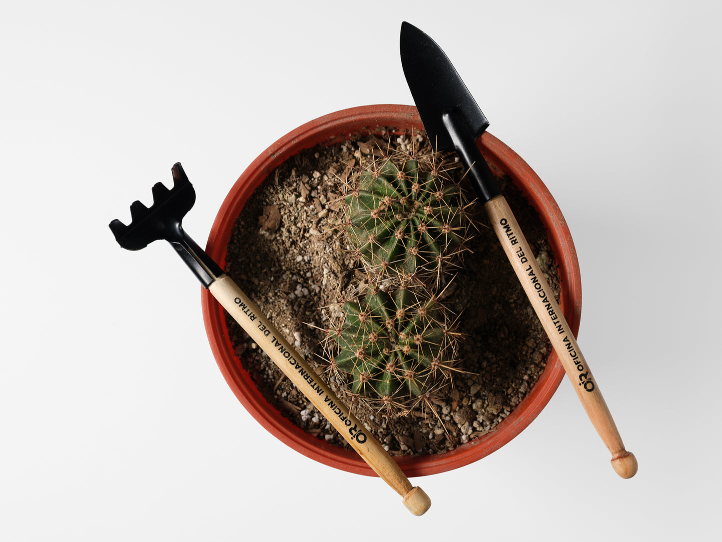 HERRAMIENTAS DE JARDIN / BAQUETAS "OiR" Oficina Internacional del Ritmo.